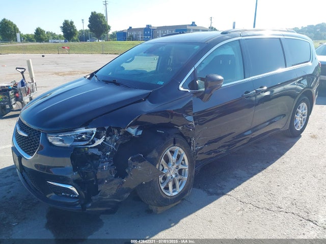 Auction sale of the 2022 Chrysler Pacifica Touring L, vin: 2C4RC1BG1NR125679, lot number: 42642321