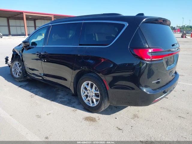 Auction sale of the 2022 Chrysler Pacifica Touring L, vin: 2C4RC1BG1NR125679, lot number: 42642321