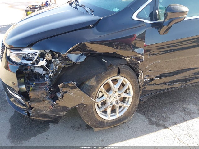 Auction sale of the 2022 Chrysler Pacifica Touring L, vin: 2C4RC1BG1NR125679, lot number: 42642321