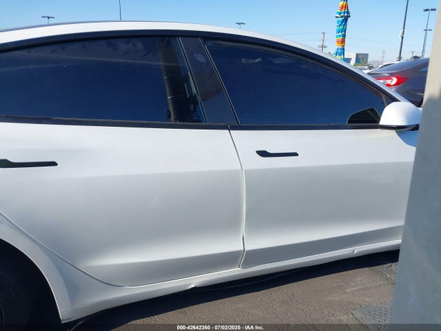Tesla 2022 2022 5YJ3E1EB4NF164861 Image 14
