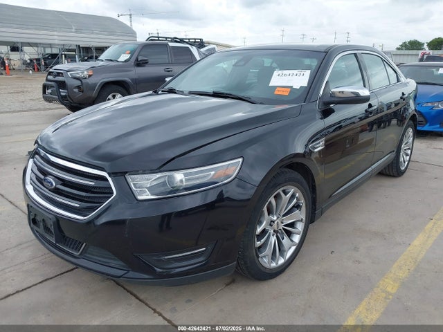 1FAHP2F8XKG115731 Ford 2019