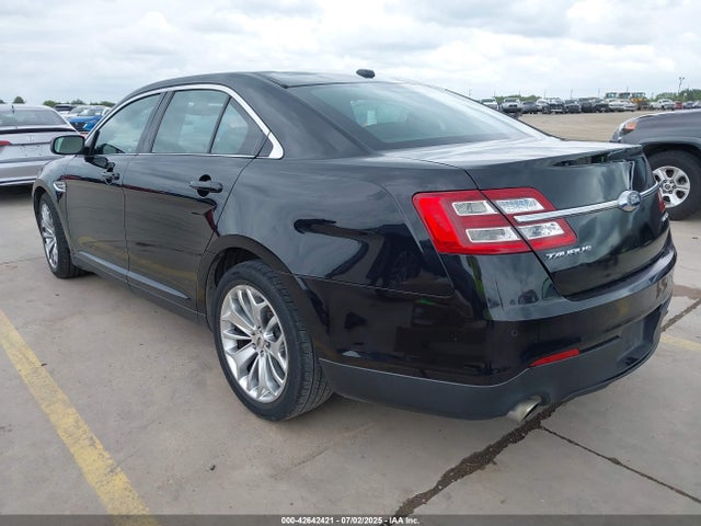 1FAHP2F8XKG115731 Ford 2019