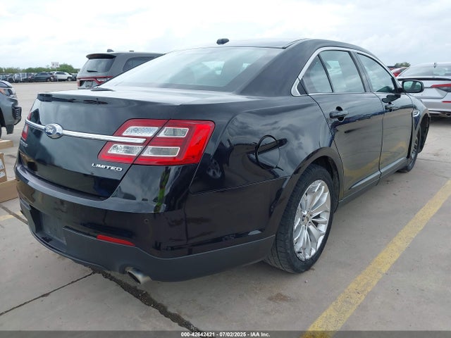 1FAHP2F8XKG115731 Ford 2019