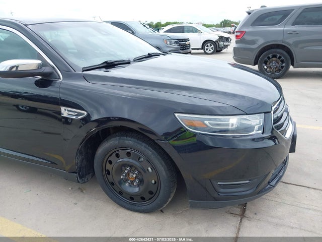 1FAHP2F8XKG115731 Ford 2019