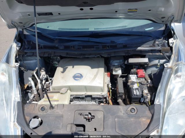 2015 NISSAN LEAF 1N4AZ0CP5FC307440 Photo 9