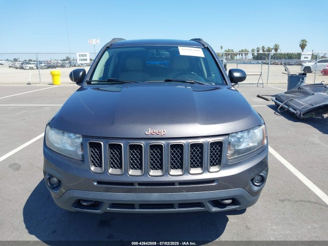 1C4NJDBBXGD729747 Jeep 2016