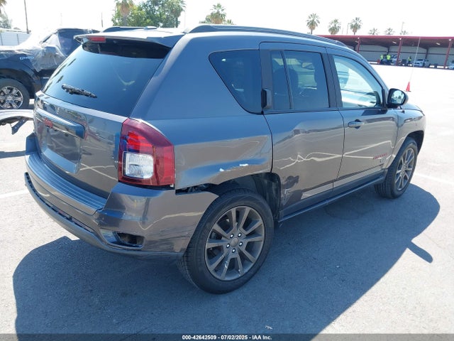 1C4NJDBBXGD729747 Jeep 2016