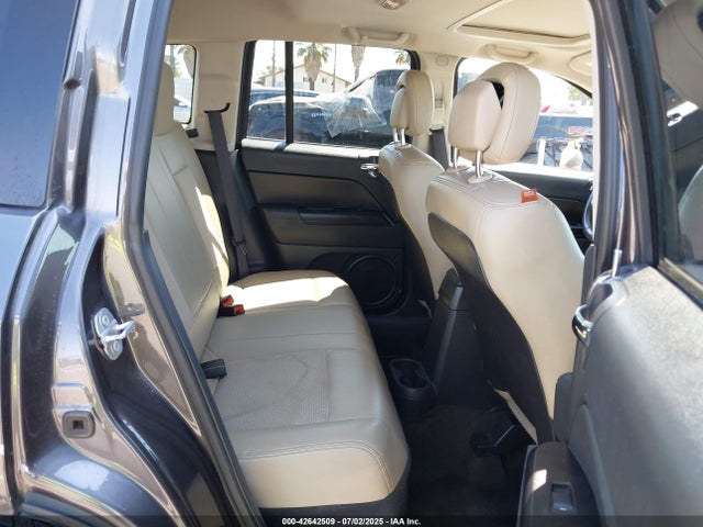 1C4NJDBBXGD729747 Jeep 2016