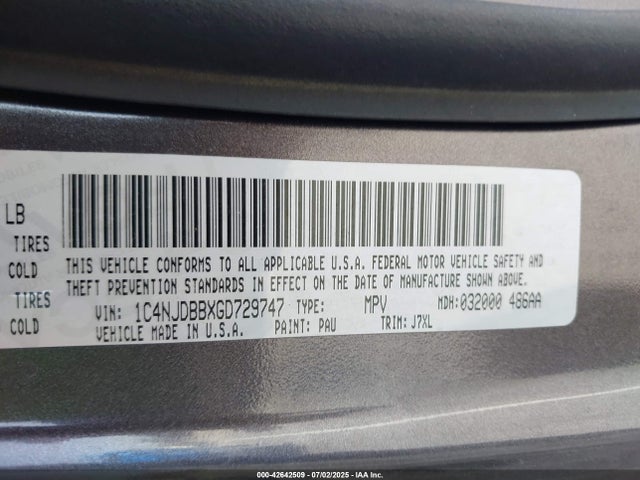 1C4NJDBBXGD729747 Jeep 2016