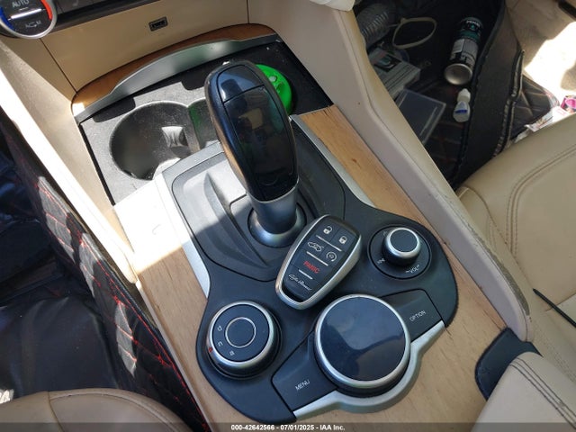 Alfa Romeo giulia (952) 2018 ZARFAEEN9J7572028 Image 11