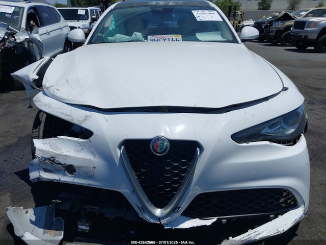 Alfa Romeo giulia (952) 2018 ZARFAEEN9J7572028 Image 12