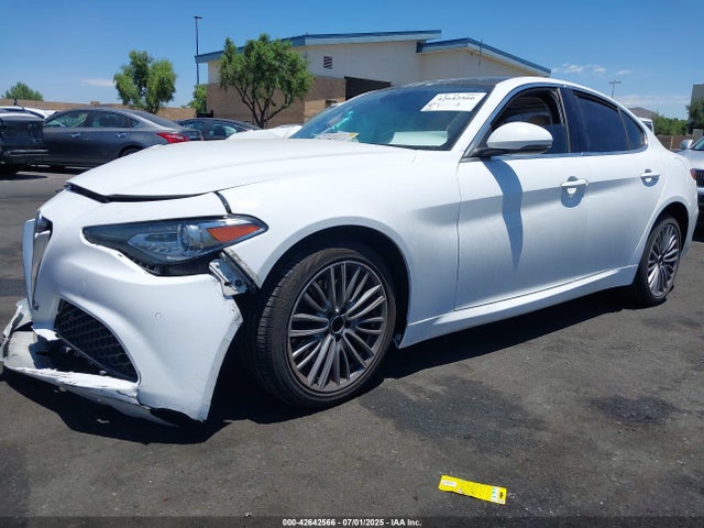 Alfa Romeo giulia (952) 2018 ZARFAEEN9J7572028 Image 2