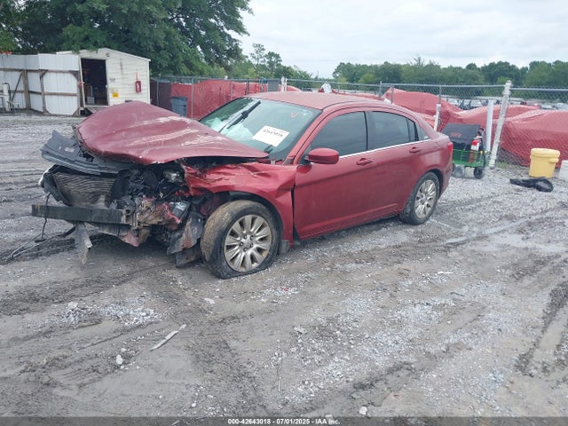 Chrysler 200 2014 1C3CCBAB4EN209739 Image 2