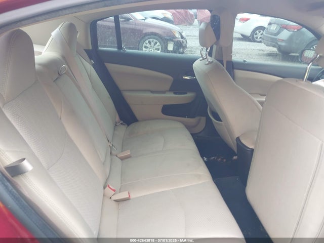 Chrysler 200 2014 1C3CCBAB4EN209739 Image 8