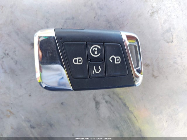 1V2JC2CA0NC230413 Volkswagen tsi