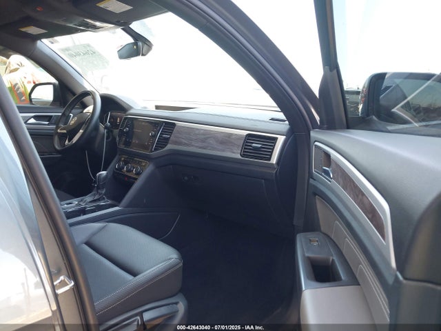 1V2JC2CA0NC230413 Volkswagen tsi