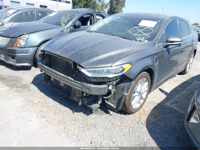 Ford 2019 2019 3FA6P0SUXKR177542 Image 2