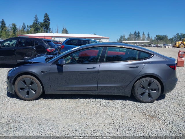 5YJ3E1EB1NF237216 Tesla 2022
