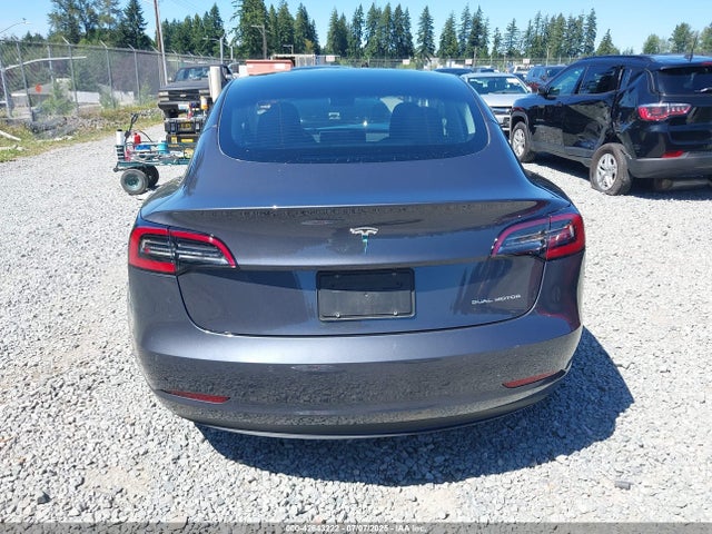 5YJ3E1EB1NF237216 Tesla 2022