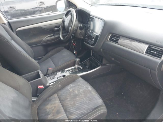 2018 MITSUBISHI OUTLANDER JA4AZ3A36JZ044824 Photo 4