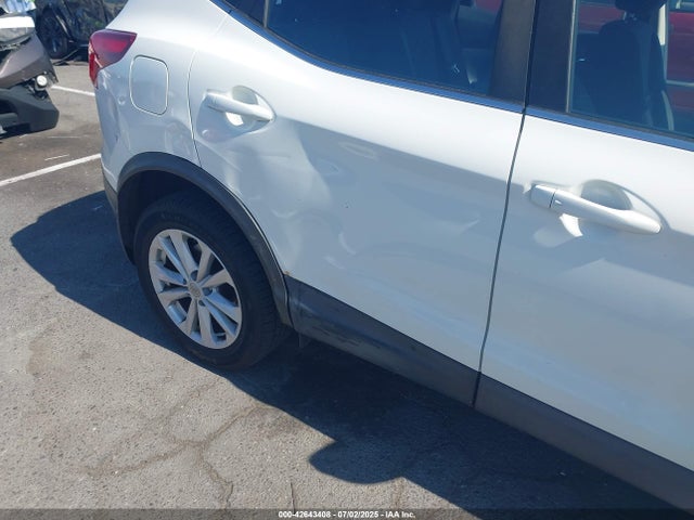 JN1BJ1CP7HW009455 Nissan 2017