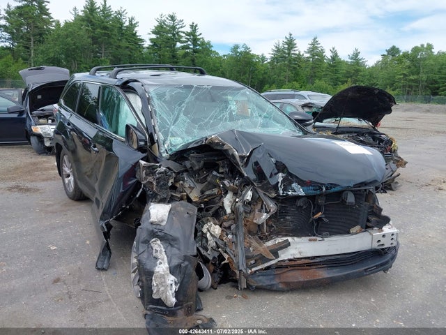 5TDBKRFH1FS217387 Toyota 2gr-fe