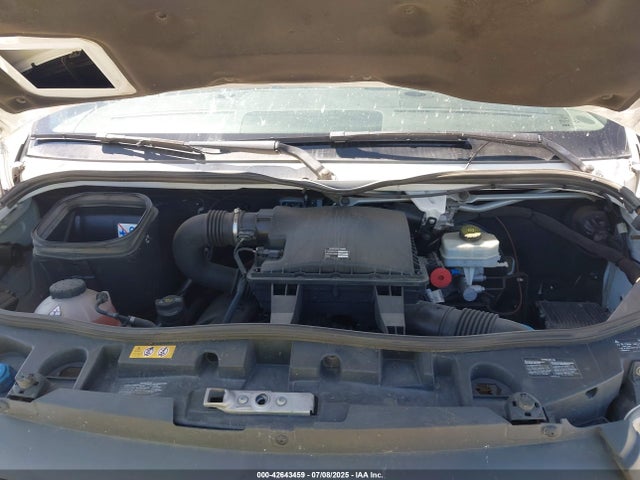 WD4PF1CD4KT003105 Mercedes-Benz om 642 with brake assist
