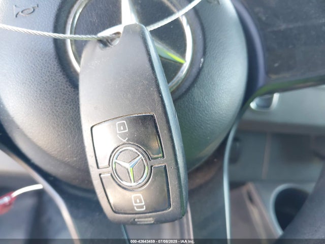 WD4PF1CD4KT003105 Mercedes-Benz om 642 with brake assist