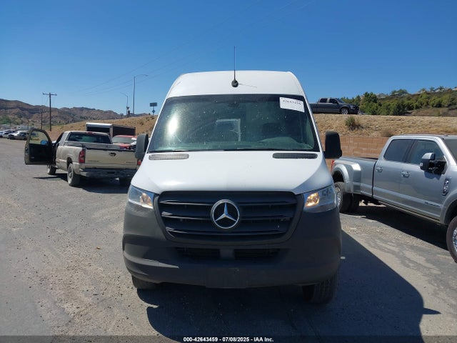 WD4PF1CD4KT003105 Mercedes-Benz om 642 with brake assist