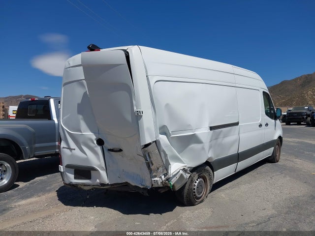 WD4PF1CD4KT003105 Mercedes-Benz om 642 with brake assist