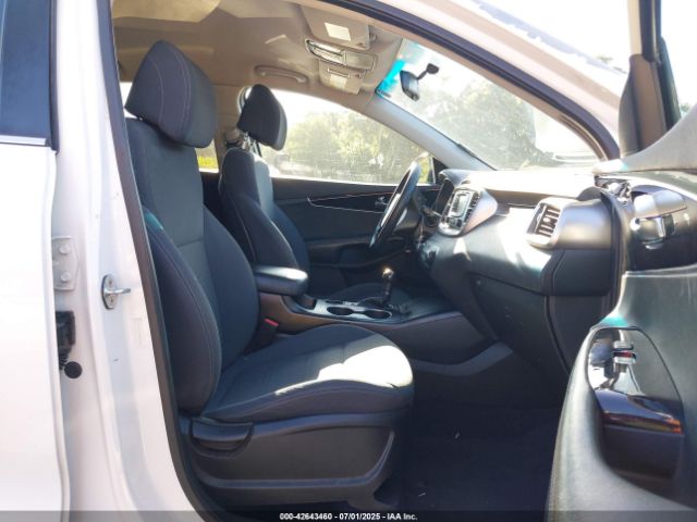 2017 KIA SORENTO 5XYPG4A35HG233050 Photo 4