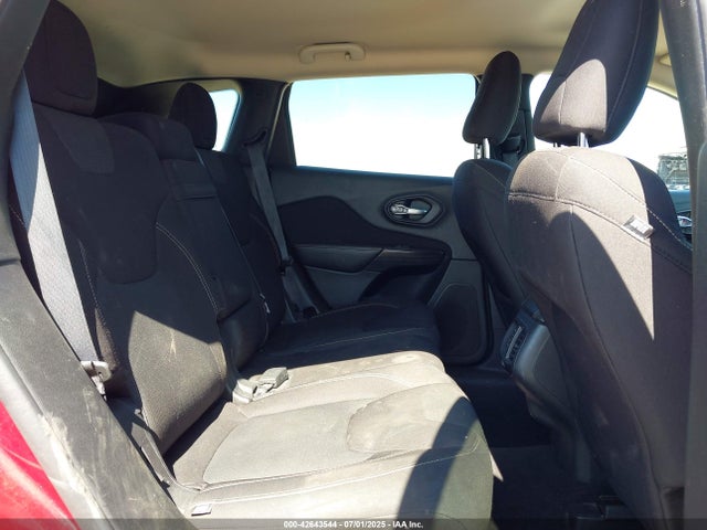 1C4PJLCSXGW178113 Jeep Cherokee