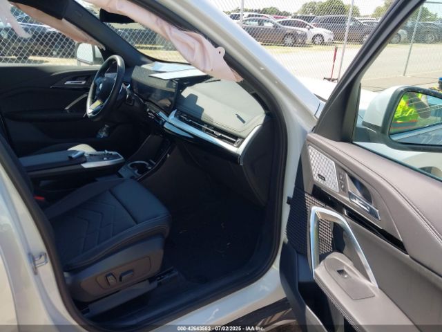 2024 BMW X1 WBX73EF00R5Z82481 Photo 4