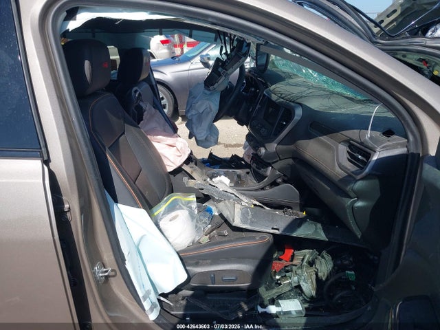 1GKKNLLS0PZ124837 GMC lgx