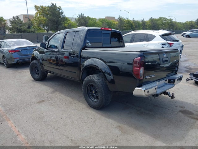 1N6AD0ER2GN737081 Nissan 2016