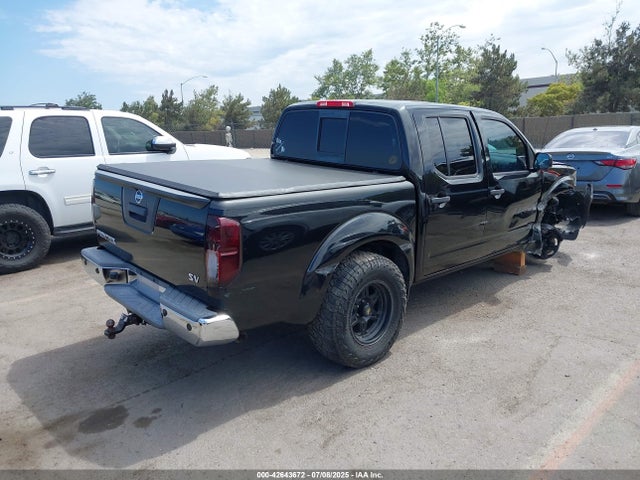 1N6AD0ER2GN737081 Nissan 2016