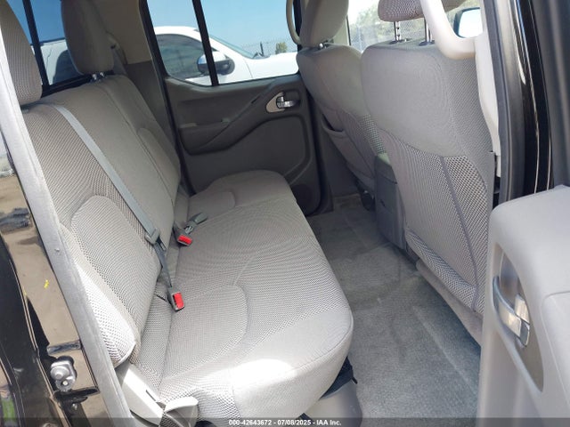 1N6AD0ER2GN737081 Nissan 2016