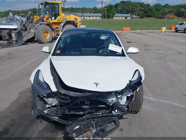 42643677 :رقم المزاد ، 5YJ3E1EAXPF653355 vin ، 2023 Tesla Model 3 Rear-wheel Drive مزاد بيع