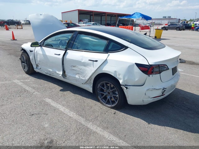 2023 TESLA MODEL 3 5YJ3E1EAXPF653355 Photo 2