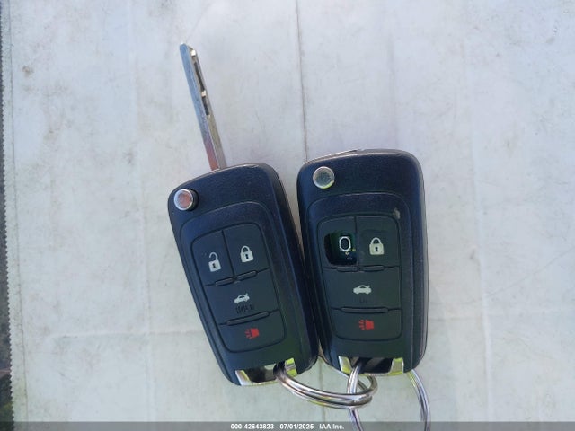 1G1PA5SGXF7106161 Chevrolet lwe