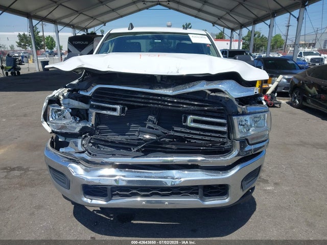 3C6UR5DJ4KG519811 RAM 2019