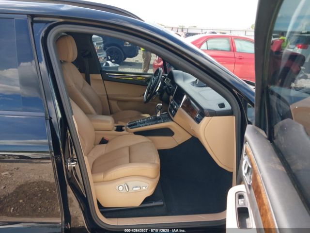 2019 PORSCHE MACAN WP1AA2A59KLB03327 Photo 4