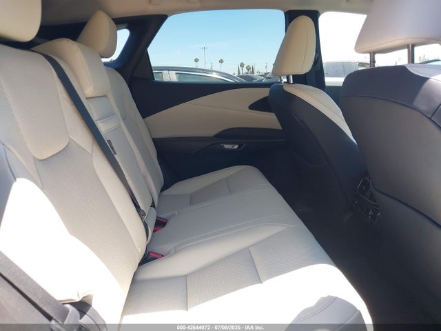 2T2BBMCA8SC084121 Lexus a25a-fxs