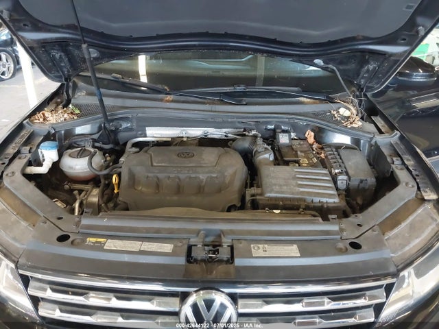 Volkswagen Tiguan 2018 3VV2B7AX9JM001557 Image 10