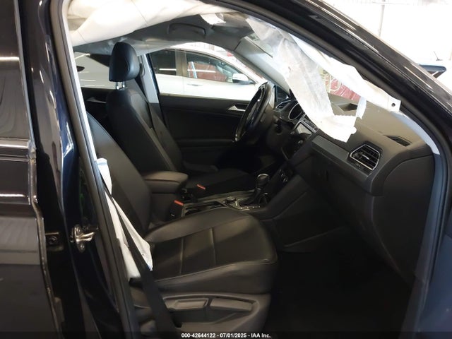 Volkswagen Tiguan 2018 3VV2B7AX9JM001557 Image 5