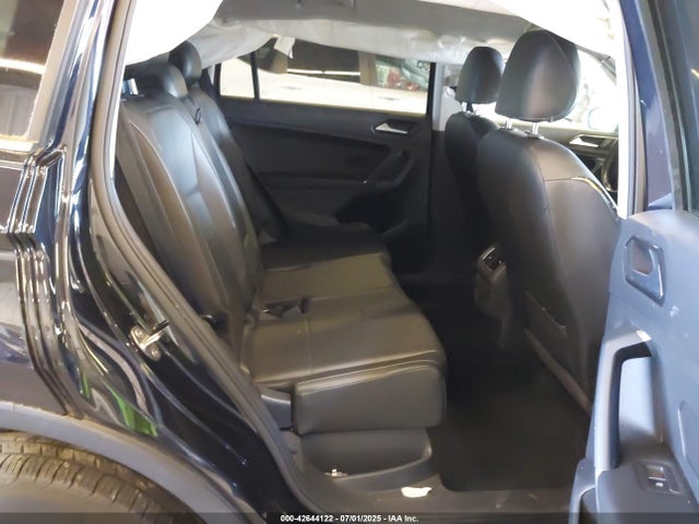 Volkswagen Tiguan 2018 3VV2B7AX9JM001557 Image 8