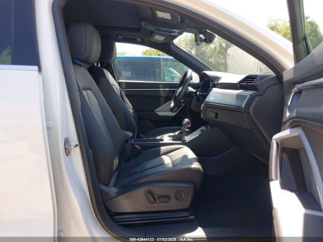 2023 AUDI Q3 WA1DECF34P1096834 Photo 4