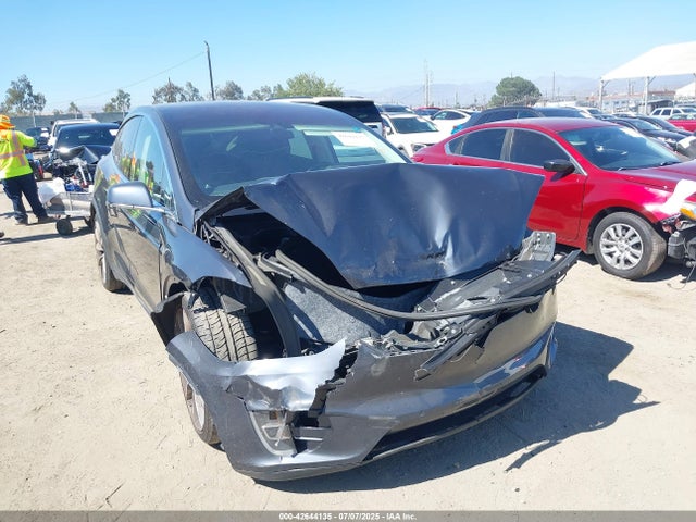 2016 TESLA MODEL X 5YJXCAE2XGF021133 Photo 0