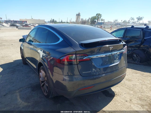 2016 TESLA MODEL X 5YJXCAE2XGF021133 Photo 2