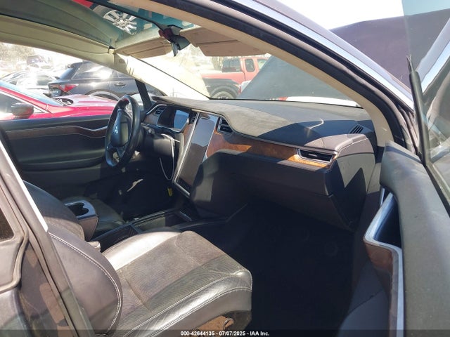 2016 TESLA MODEL X 5YJXCAE2XGF021133 Photo 4